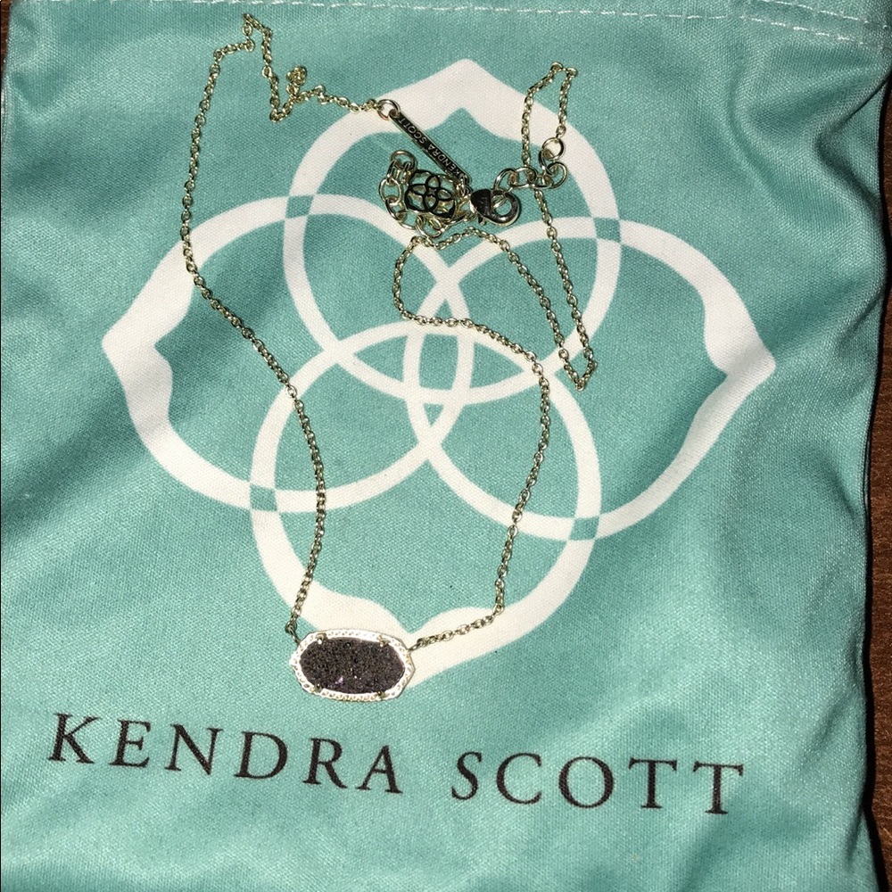 Kendra Scott necklace